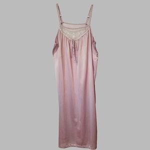 Light Lilac Dutchess Individually Yours Nightgown Slip Spaghetti Strap Vintage
